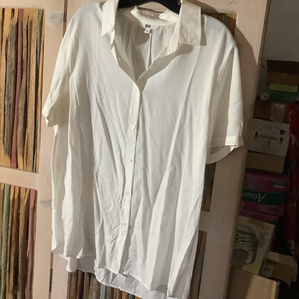 Short sleeved white shirt
